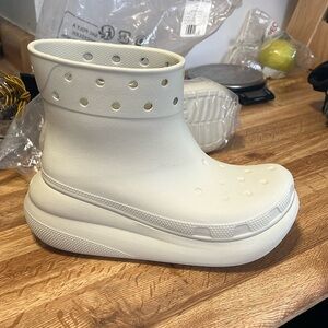 Croc classic crush rain boot NWT